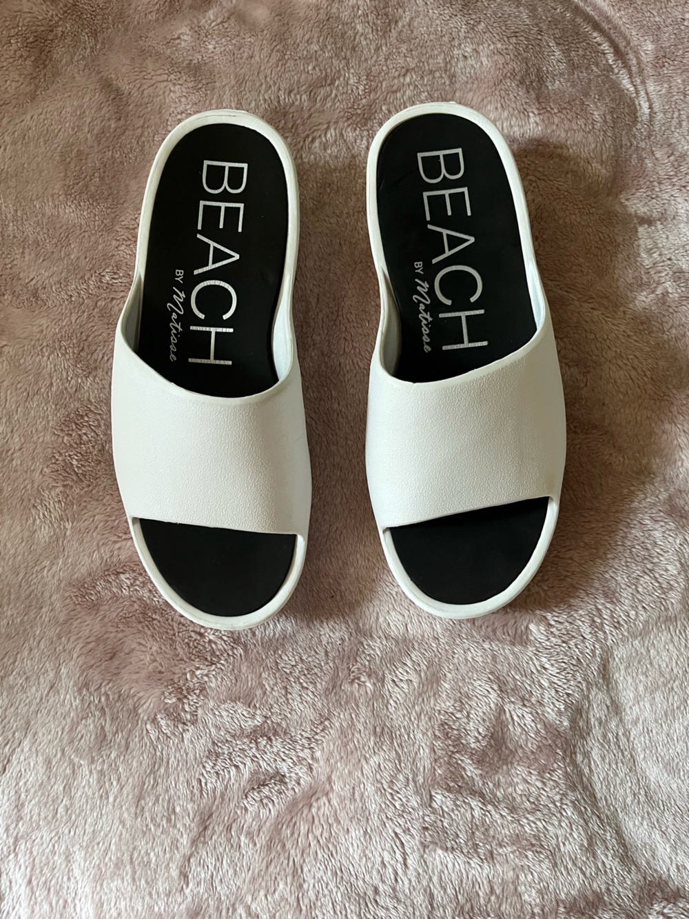 Beach by Matisse White Slide Sandals